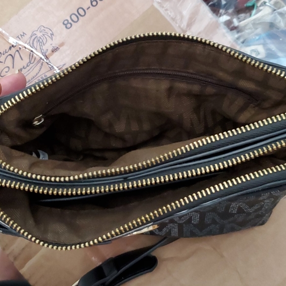 Purses black and gray crossbody. Adjustable strap - Picture 9 of 13